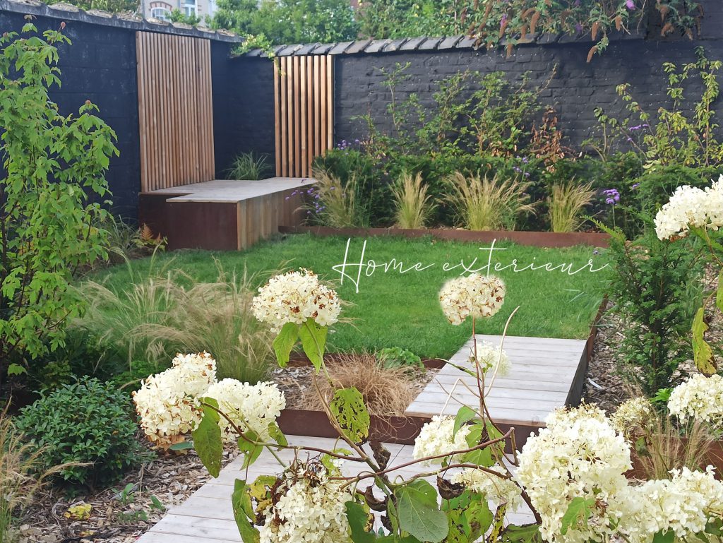 Conception d’un petit jardin original avec table d’eau corten à Lambersart