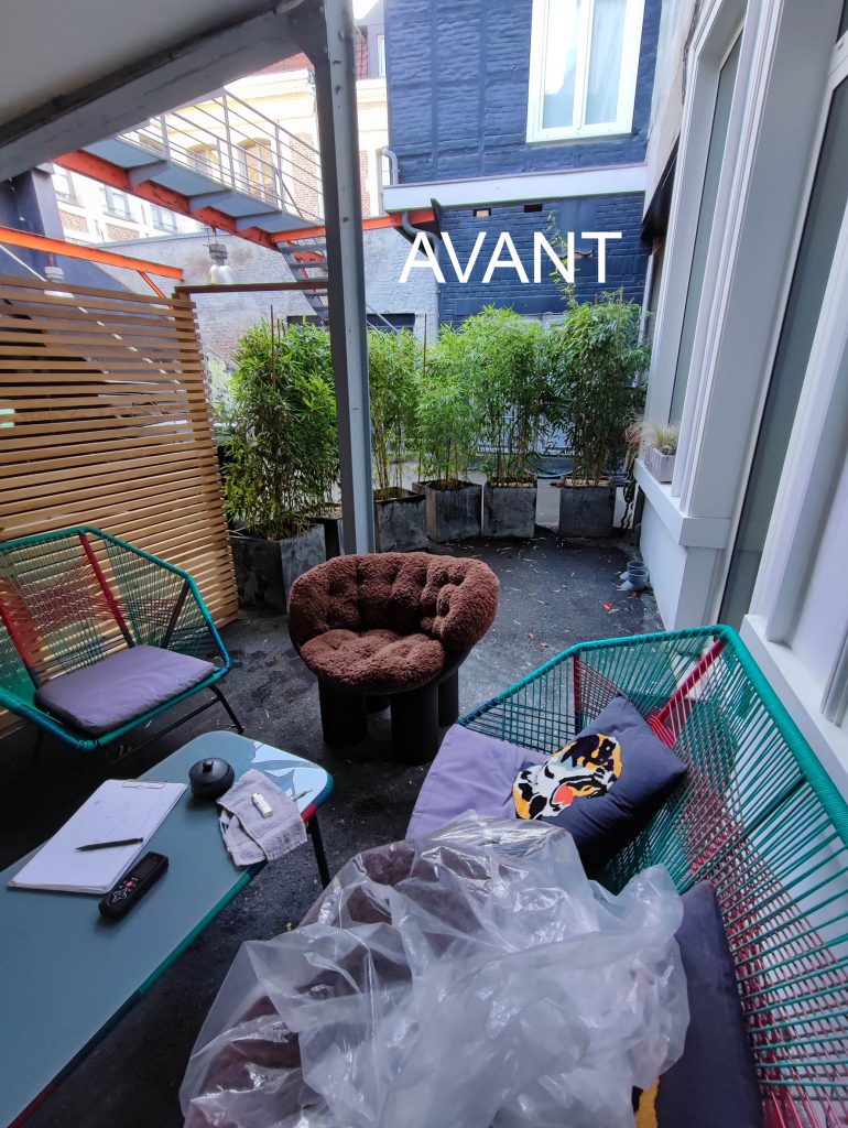 Intimiser une cour design dans le Vieux-Lille