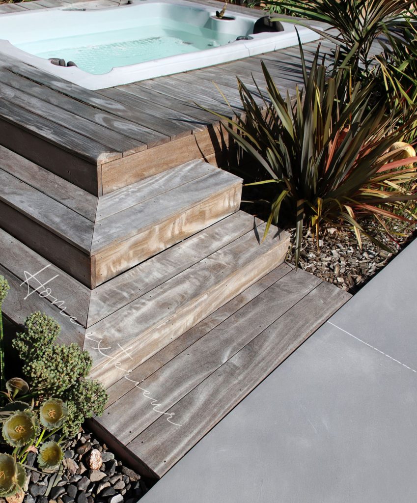 Conception & aménagement complet d’un jardin avec piscine, spa, terrasses & entrée de maison à Armentières