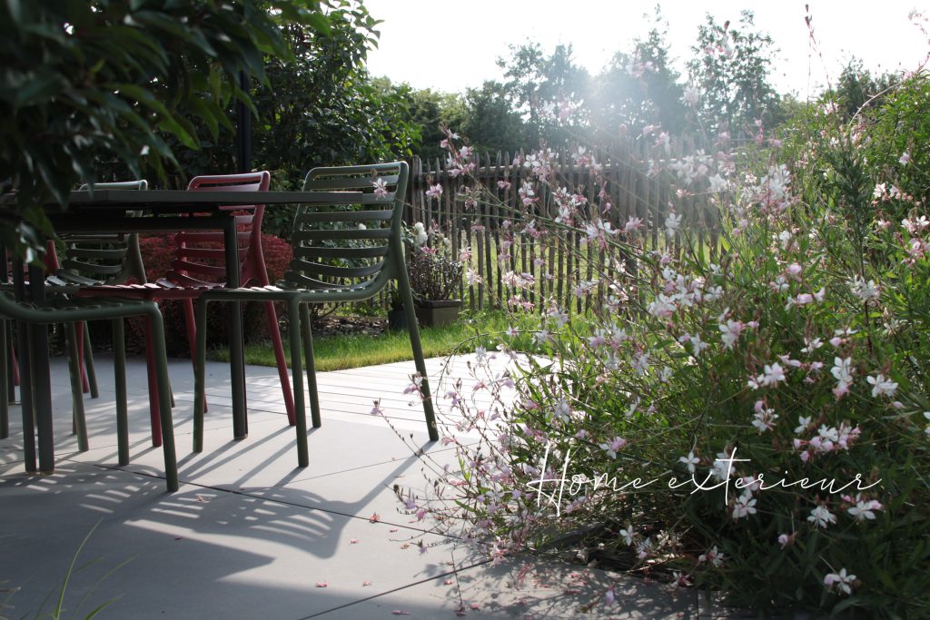 Conception d’un jardin chic à la campagne à Santes