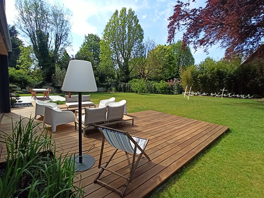 Création d’une terrasse avec deux espaces : repas et salon de jardin à Lambersart