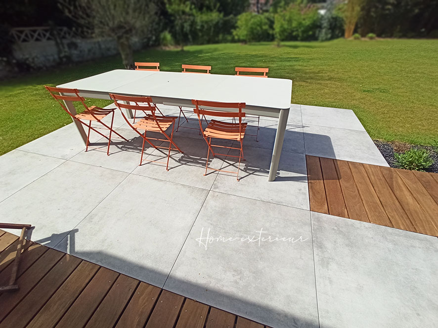 Création d’une terrasse avec deux espaces : repas et salon de jardin à Lambersart
