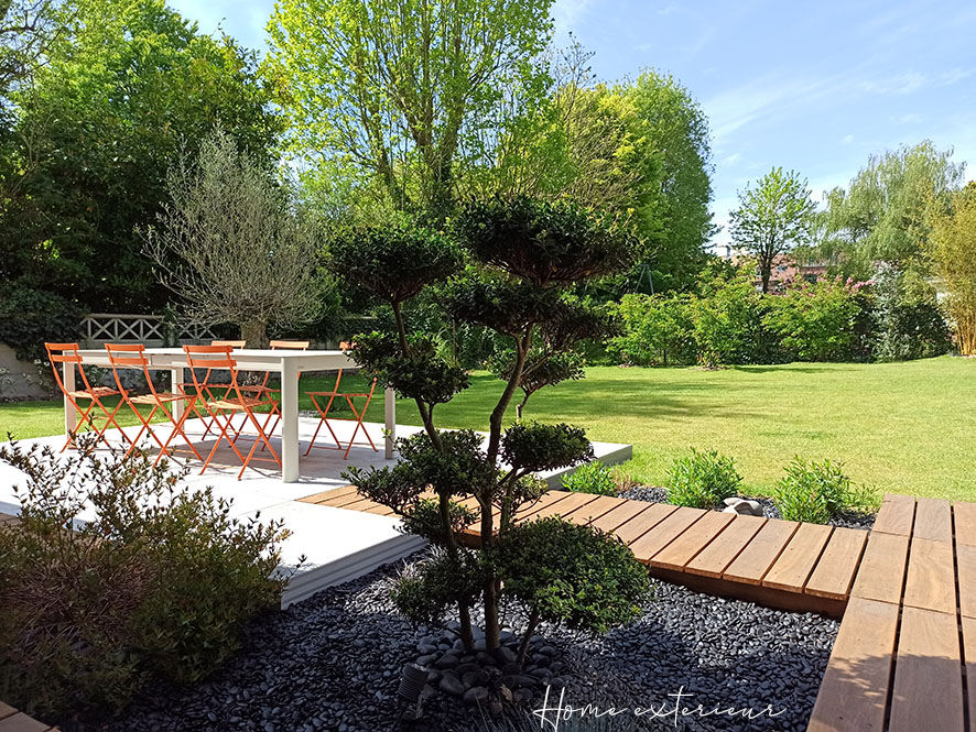 Création d’une terrasse avec deux espaces : repas et salon de jardin à Lambersart