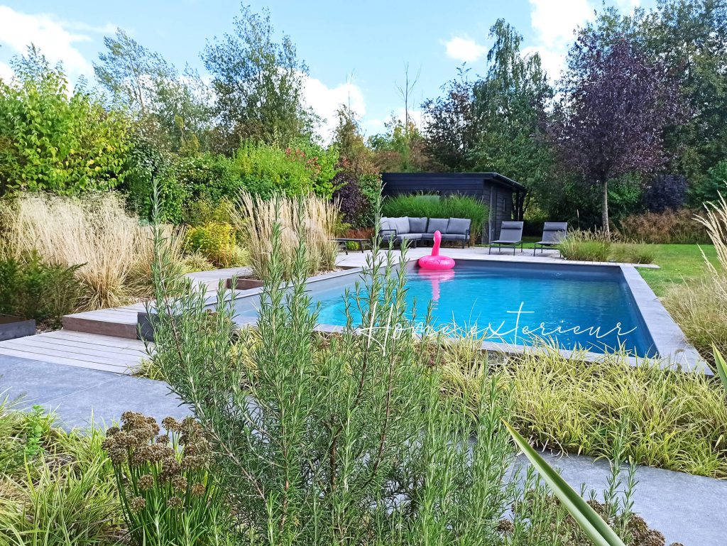 Aménagement paysager d’une terrasse avec piscine à Richebourg