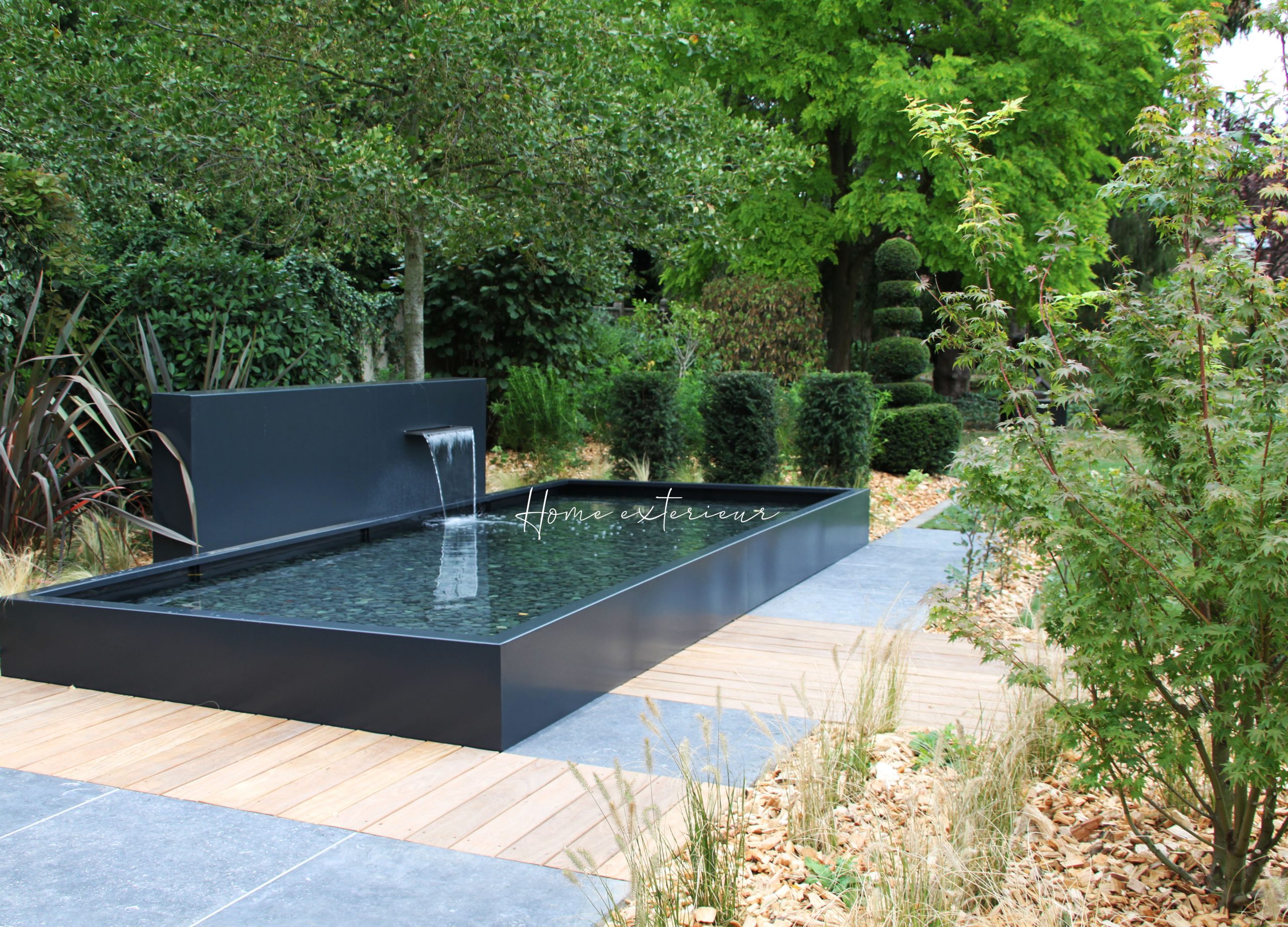 Conception d’un jardin avec bassin contemporain à Orchies
