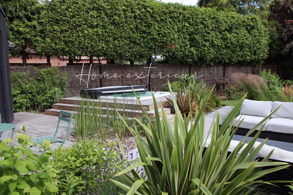 Conception & aménagement complet d’un jardin avec piscine, spa, terrasses & entrée de maison à Armentières